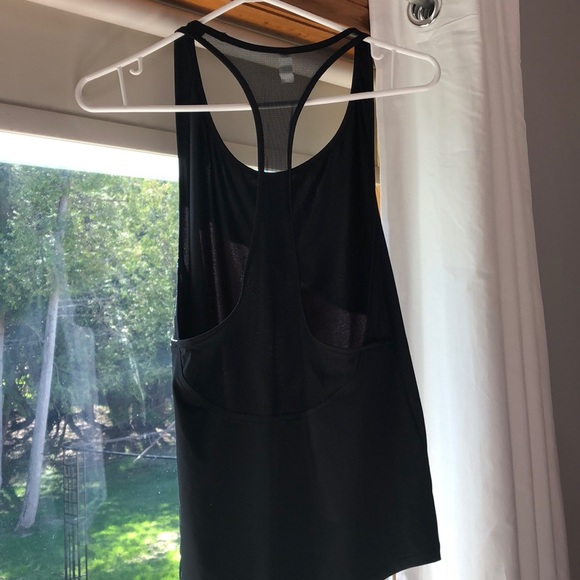 Under armour workout shirt worn once - Picture 2 of 2